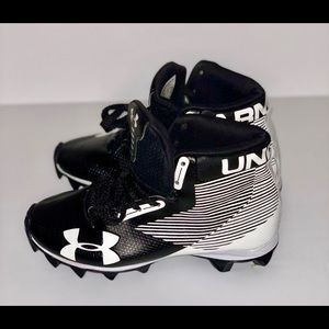 1y football cleats